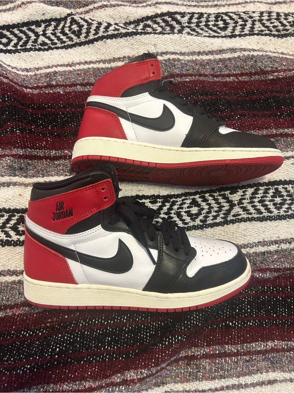 Nike Jordan High-Top Sneakers - White/Black/Red SIZE 6Y